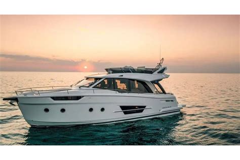 Yacht Model Greenline Fly Motoryachts For Rent