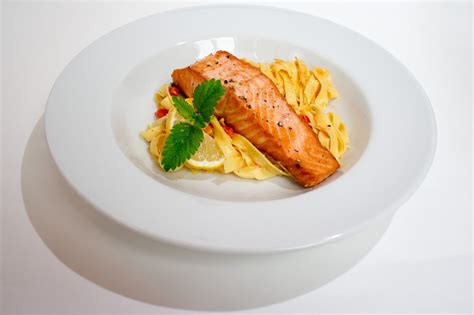 ITALIAN SALMON SKILLET WITH NOODLES