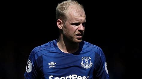 Fenerbahce Considering A Move For Everton Midfielder Davy Klaassen