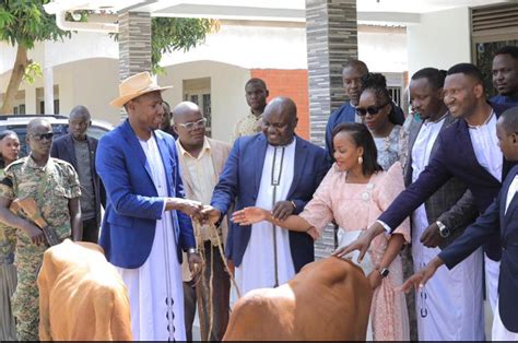 Keddi Foundation donates cattle for Kyabazinga wedding