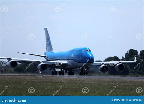 El Aterrizaje Plano De Klm Boeing B Aterriza Espectacular Foto