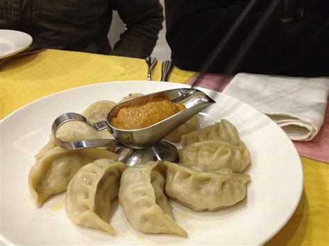 Hd Wallpaper Yummy Momo At An Japanese Restaurant In Kathmandu Food