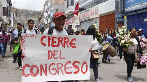 Congreso de Perú abre las puertas a adelanto de elecciones