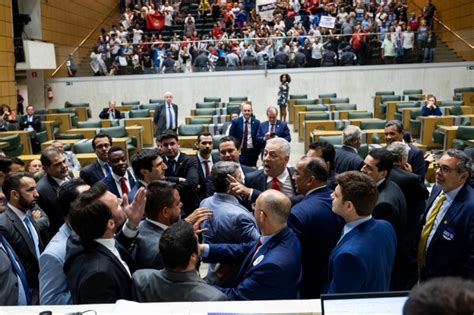 Ap S Tumulto E Pris O De Manifestantes Na Alesp Deputados Fazem