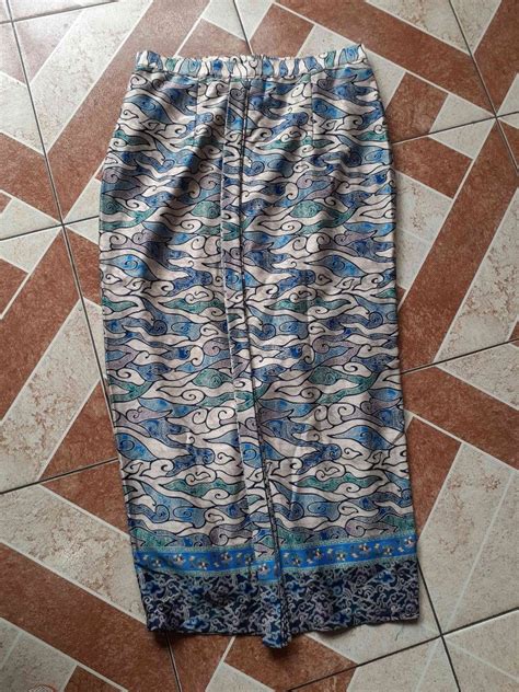 Rok Batik Wanita Kondangan Wisuda Motif Mega Mendung Bahan Licin Satin