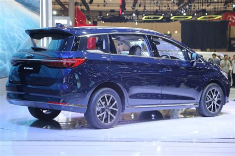 Foto Byd Menggebrak Rilis Mpv Listrik 7 Penumpang Di Giias 2024