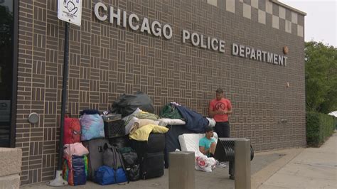 As Migrants Continue to Arrive in Chicago, Officials Call for ...