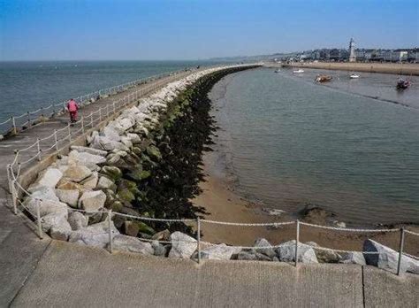 Islanders Investigate Plans For A New Harbour At Sheerness