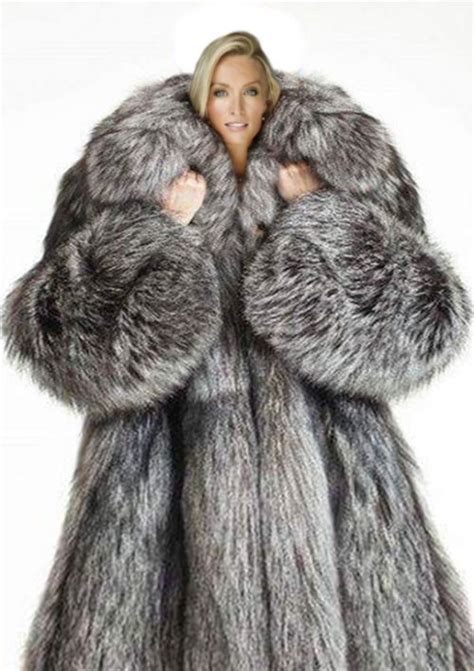 Pin By Tomasz Pietrasik On Bikini Futra Fur Coat Girls P Aszcz