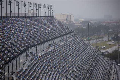 Do Not Start Your Engines Daytona 500 Postponed Until Monday Due To Rain