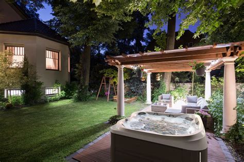 Fun Outdoor Lighting Ideas For Your Hot Tub