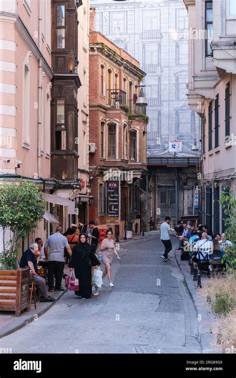 Istanbul Turkey T Rkiye Sidewalk Cafe Just Off Istiklal Street By