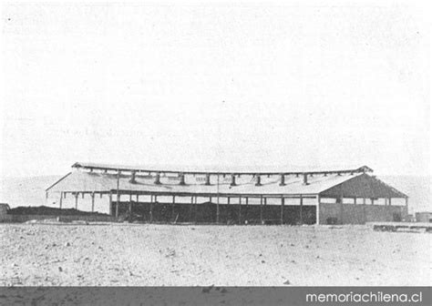 Ferrocarril de Arica a La Paz casa de máquinas en Chinchorro para 10