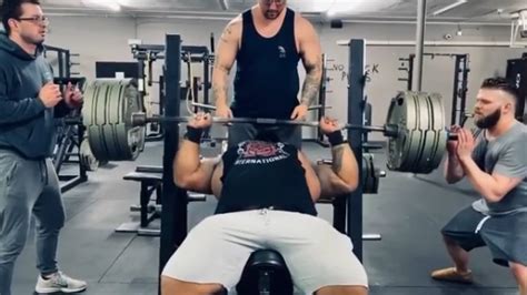 Julius Maddox Blasts Through 600lb Incline Press Triple – Fitness Volt