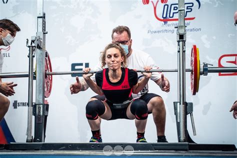 Powerlifting Allenamento Cos E Come Fa Rachele Randone