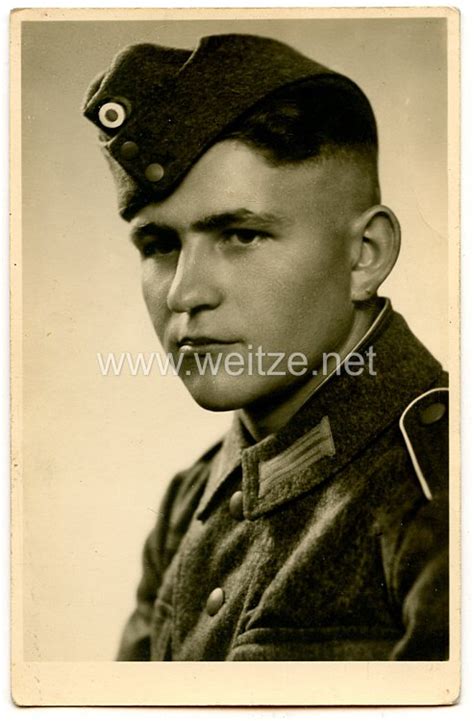 Wehrmacht Heer Portraitfoto Soldat Der Infanterie Mit Schiffchen