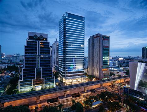 Aia Sathorn Tower Bangkok Thailand Aia Sathorn Tower Is A Gold