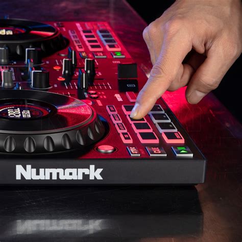 Numark Mixtrack Platinum FX DJ Controller