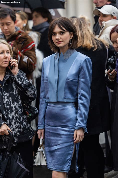 Emilia Jones Nude OnlyFans Leaks Fappening FappeningBook