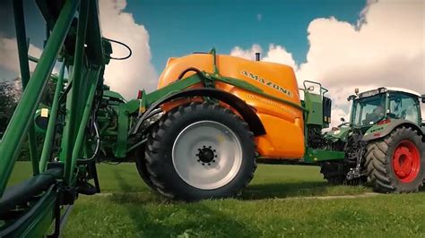 Pulverizador Amazone UX - YouTube