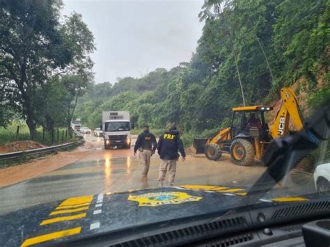 Fortes Chuvas Prf Atualiza Lista De Rodovias Interditadas Confira Os