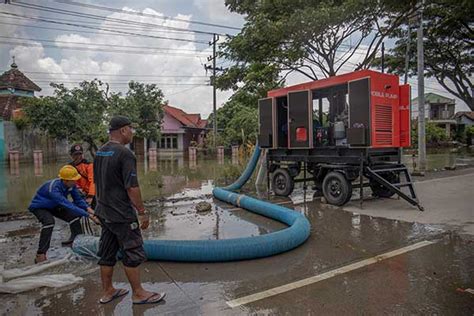 Progres Perbaikan Tanggul Jebol Di Sungai Wulan Demak Solopos