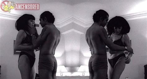 Naked Hannelore Elsner in Unberührbare