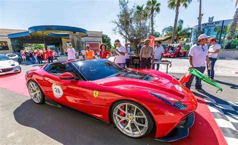 L Unique Exemplaire De La Ferrari F12 Trs à La Cavalcade Ferrari 2014