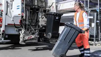 Bremer sollen Mülltonnen bis Samstag an der Straße stehen lassen