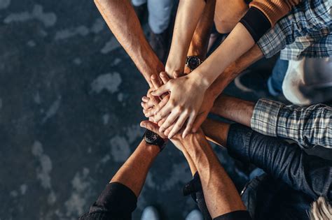 12 Crucial Strategies For Promoting Team Collaboration — Plus The