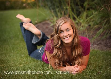 Barefoot High School Senior Portraits Poses