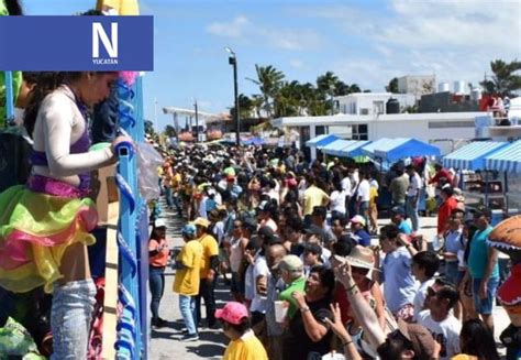 Se Acerca Largo Puente De Carnaval Para Estudiantes Yucatecos