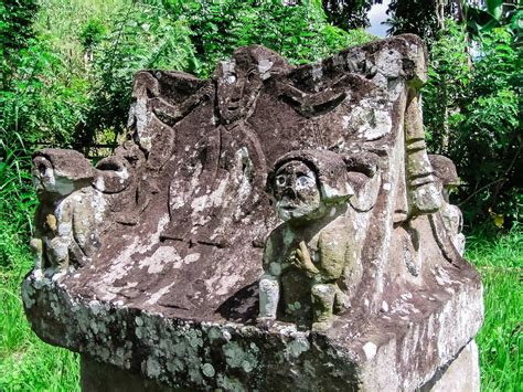 Minahasa Friedhof Waruga Cemetery Sawangan Sulawesi