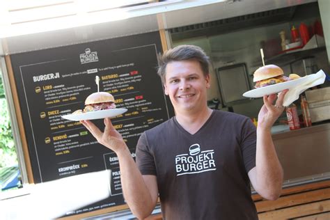 Projekt Burger Najkrajši jedilnik v najmanjšem prostoru