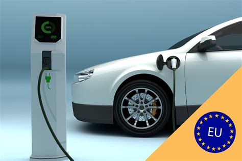 Coche eléctrico Nueva Ley UE con carga rápida cada 60 Km en autopistas