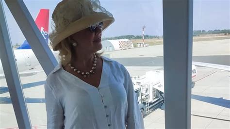 Suzana Mančić se zarekla da više neće obući bikini pa se predomislila Pogledam se i kažem