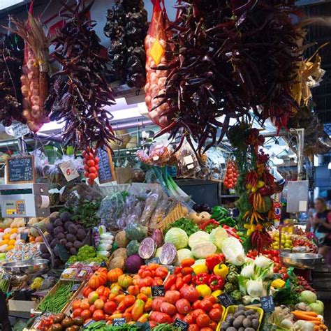 Pergi Ke Pasar Pelangi Nada