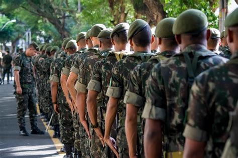 Soldados Do Ex Rcito Brasileiro Durante Desfile Militar Em Comemora O