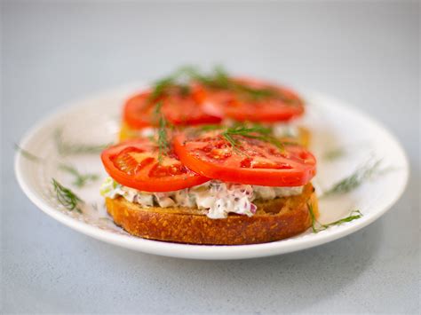 Open Faced Tomato Sandwiches With Creamy Cucumber Spread Shifty Crafty