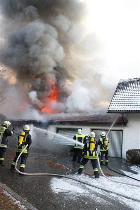 Rohrdorf Thansau Wohnhaus in Thansau gerät in Brand