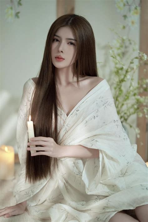 Hot girl Việt tên không trùng ai đình đám một thời giờ ra sao