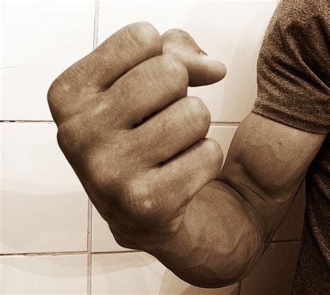 knuckles  life overseas