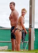 Margot Robbie Wearing A Bikini At A Beach In Byron Bay MQ Phun Org Forum