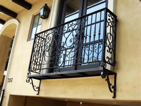 Wrought Iron Juliette Balcony Méditerranéen Façade Los Angeles