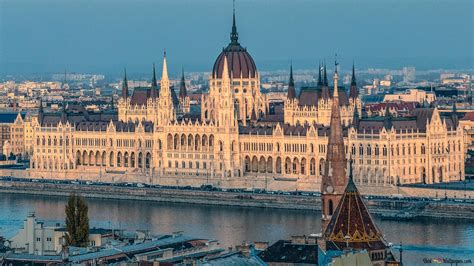 Descargar Fondo De Pantalla Edificio Del Parlamento Húngaro En Budapest Hd