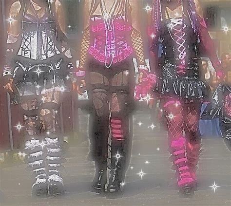 Pinterest — 𝑜𝒽𝓃𝑜𝒸𝒶𝓇𝑜𝓁𝒾𝓃𝑒 Pastel Goth Fashion Pastel Goth Outfits