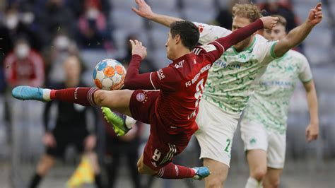 Bayern Odwr Ci Losy Meczu Z Greuther Furth Dwa Gole Lewandowskiego