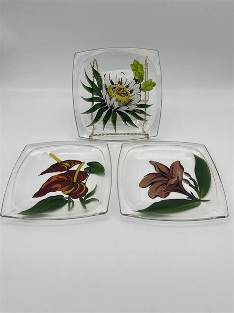 Vintage 1950s Hazel Atlas Gay Fad Hand Painted Glass Floral Hawaii Luncheon Plates Hawaiian