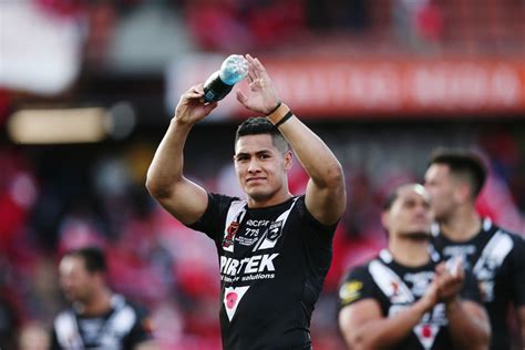 Roger Tuivasa Sheck Signs Long Term Deal With New Zealand Warriors