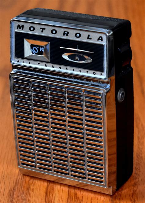 Vintage Motorola Transistor Radio Model X25e Am Band 6 Transistors Made In Usa Circa 1961